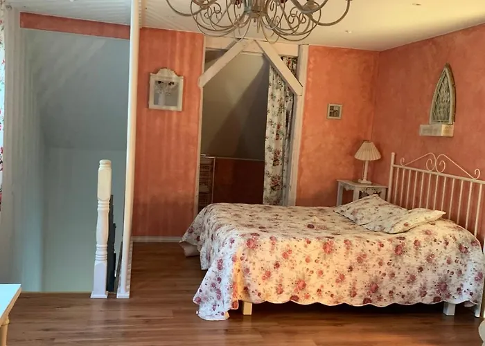 Viihtyisae Savonlinnan Lehtiniemessae Villa